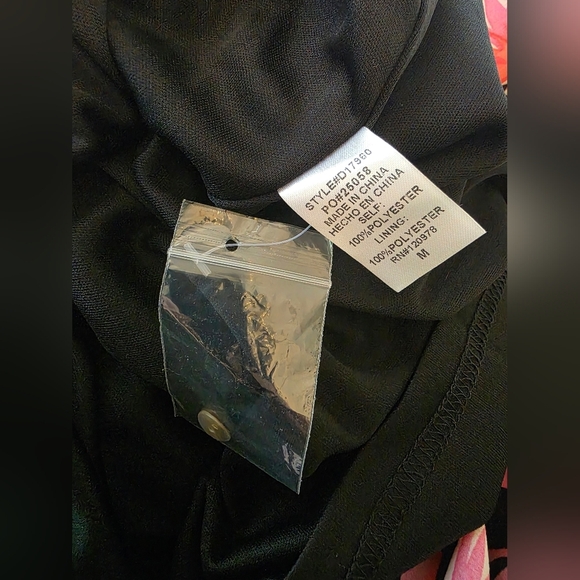 NWT Entro Smocked Hibiscus Floral Pink and Black Ruffle Cap Sleeve Dress Size M - Picture 9 of 10